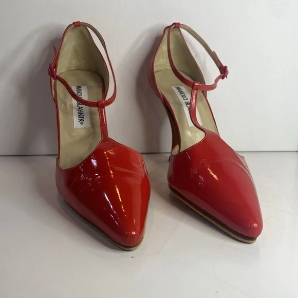 Manolo Blahnik Sexy Red Patent Leather T-Strap Heels to Dance all nite! VGUC 36 - Picture 6 of 15